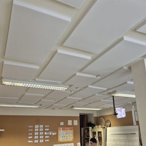 techo acustico colegio
